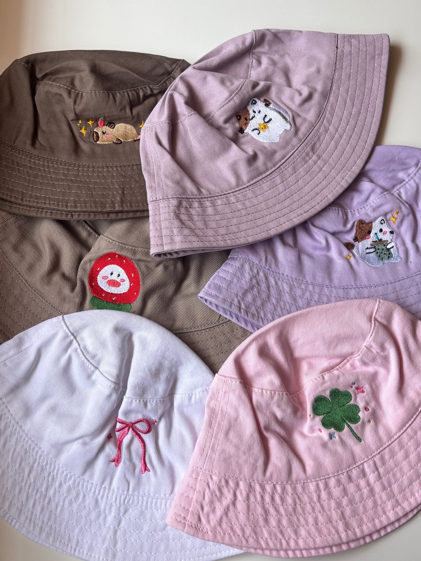 Ducky in berry bucket hat
