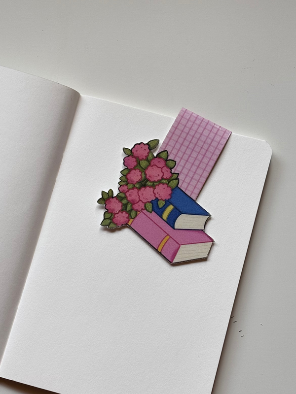 Blooming pages magnetic bookmark